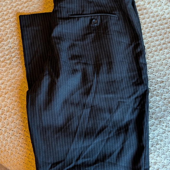 Bundle Men's Stylish dress Pants 6 Pairs Included. - Picture 5 of 14